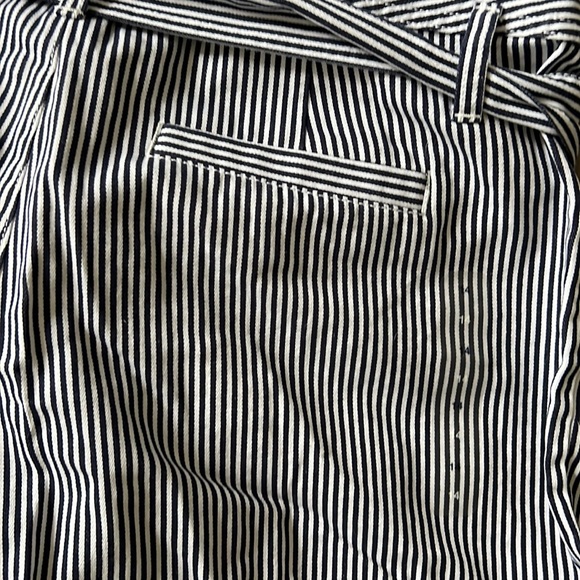 Gap NWT high waisted shorts🎉😍 - Picture 8 of 8